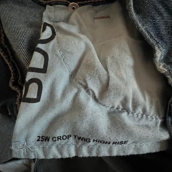 BDG Crop Twig High Rise Distressed Jeans Size 25W - Picture 2 of 9
